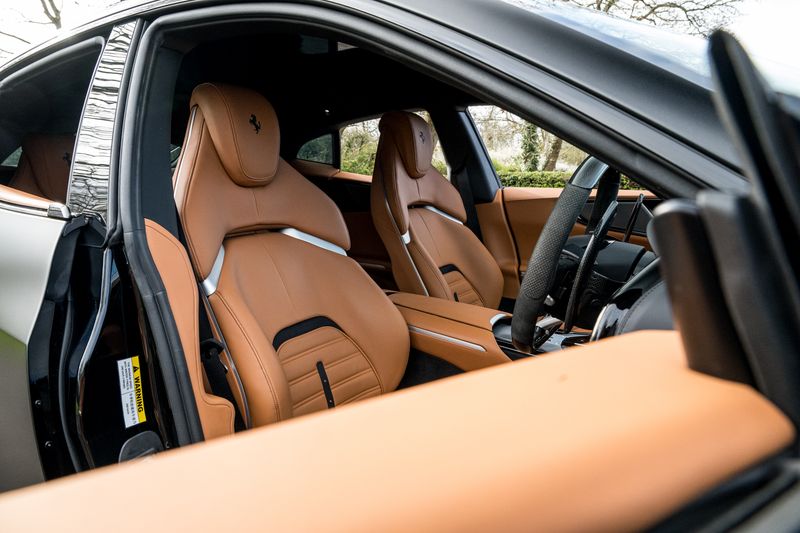 Ferrari Purosangue 6.5 V12 SUV F1 DCT 4WD