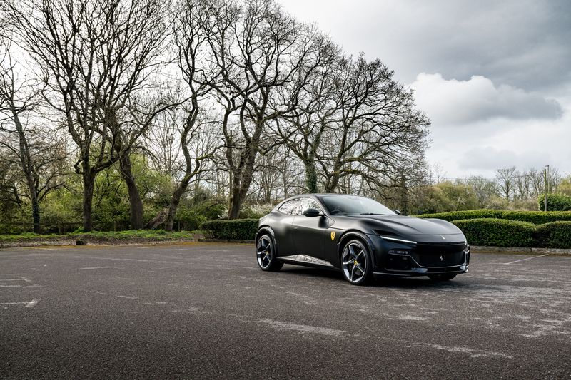 Ferrari Purosangue 6.5 V12 SUV F1 DCT 4WD