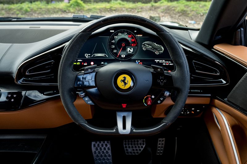 Ferrari Purosangue 6.5 V12 SUV F1 DCT 4WD