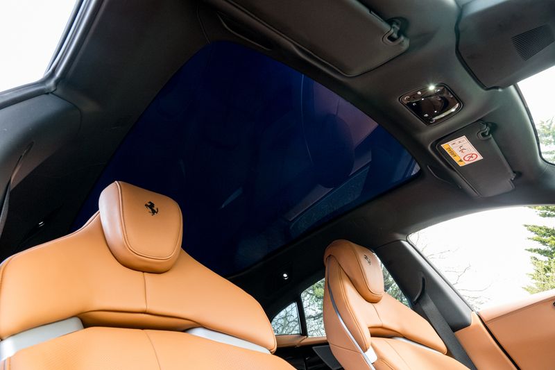 Ferrari Purosangue 6.5 V12 SUV F1 DCT 4WD