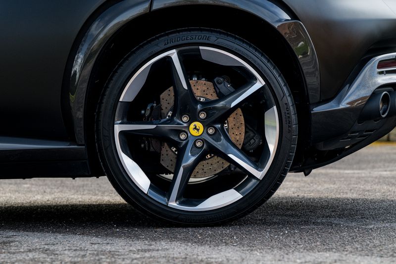 Ferrari Purosangue 6.5 V12 SUV F1 DCT 4WD