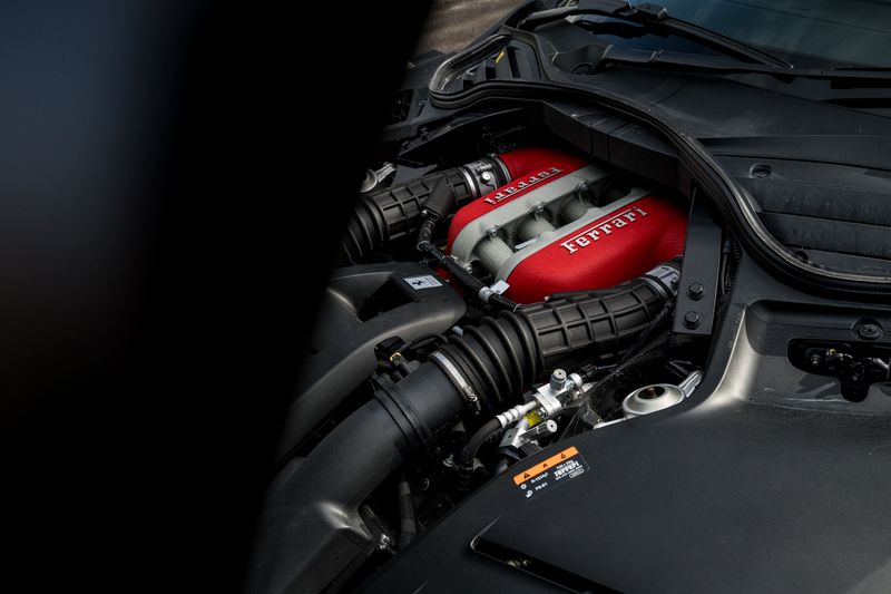 Ferrari Purosangue 6.5 V12 SUV F1 DCT 4WD