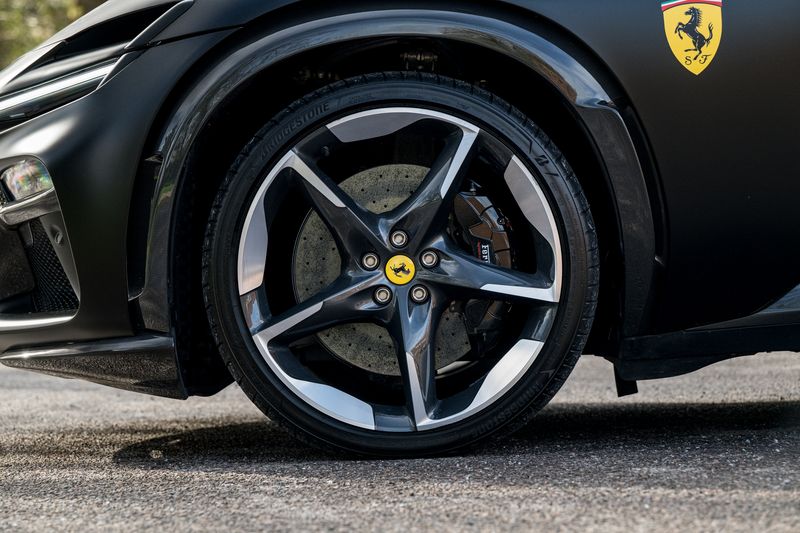 Ferrari Purosangue 6.5 V12 SUV F1 DCT 4WD