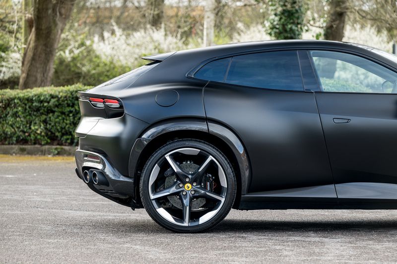 Ferrari Purosangue 6.5 V12 SUV F1 DCT 4WD