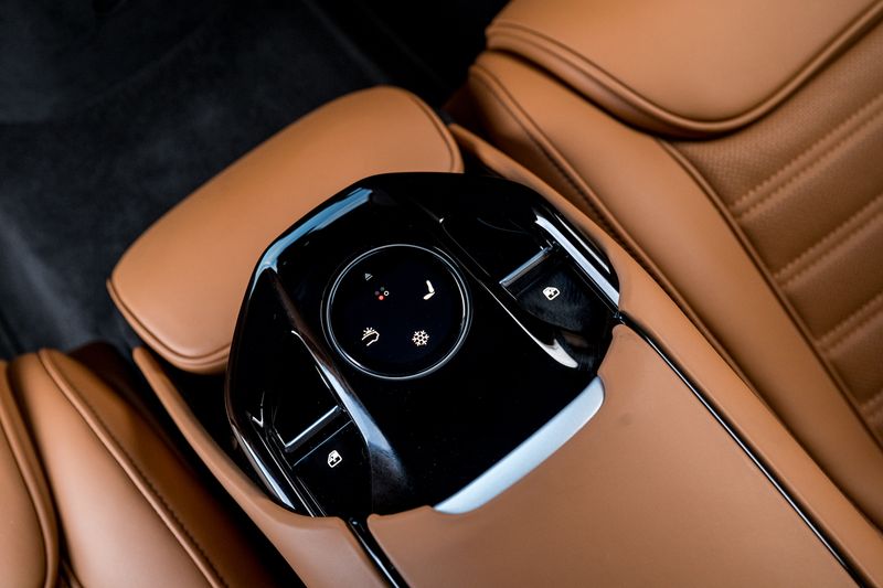 Ferrari Purosangue 6.5 V12 SUV F1 DCT 4WD