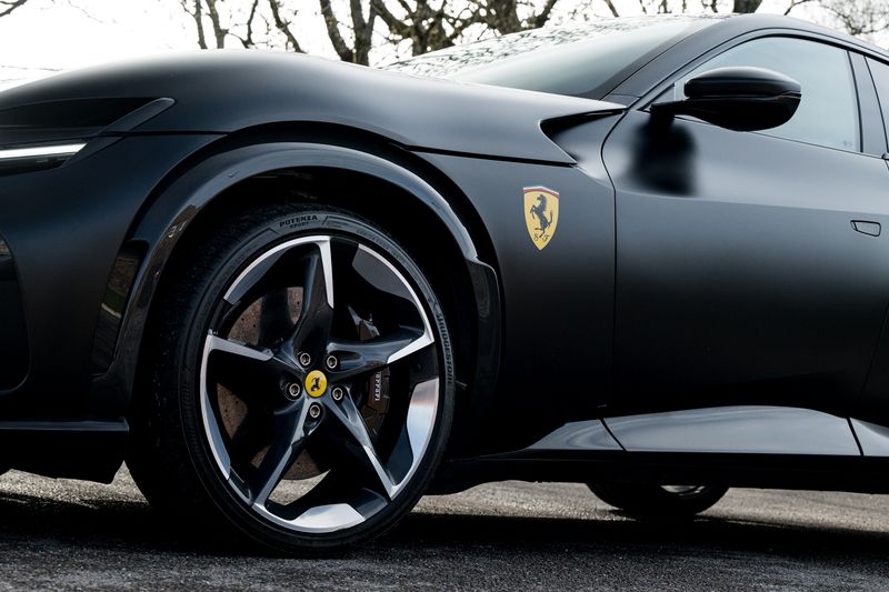 Ferrari Purosangue 6.5 V12 SUV F1 DCT 4WD