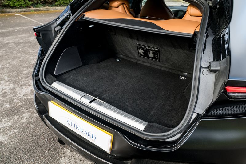 Ferrari Purosangue 6.5 V12 SUV F1 DCT 4WD