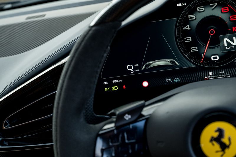 Ferrari Purosangue 6.5 V12 SUV F1 DCT 4WD