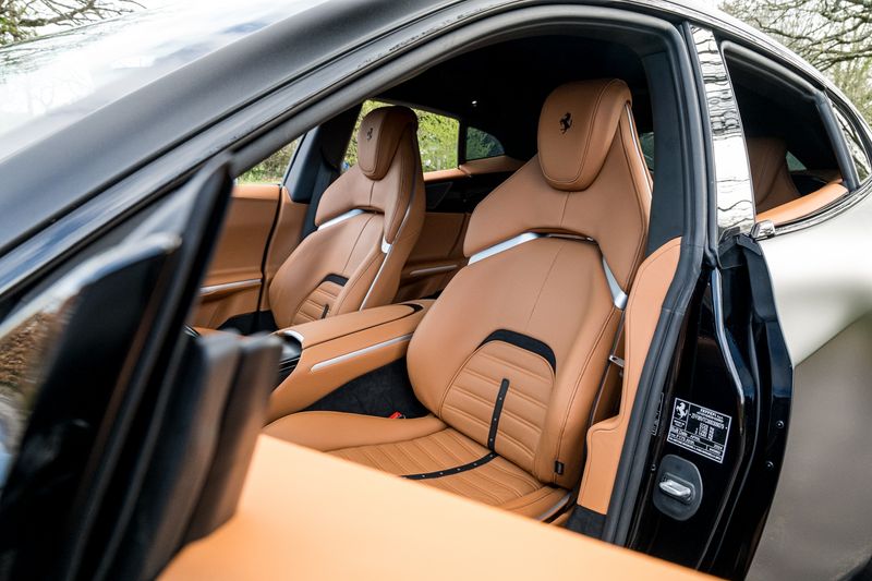 Ferrari Purosangue 6.5 V12 SUV F1 DCT 4WD