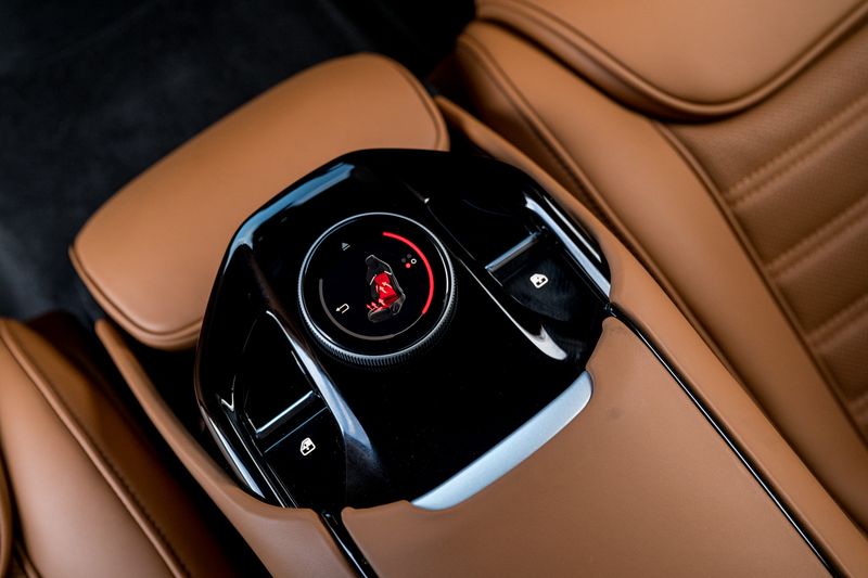 Ferrari Purosangue 6.5 V12 SUV F1 DCT 4WD