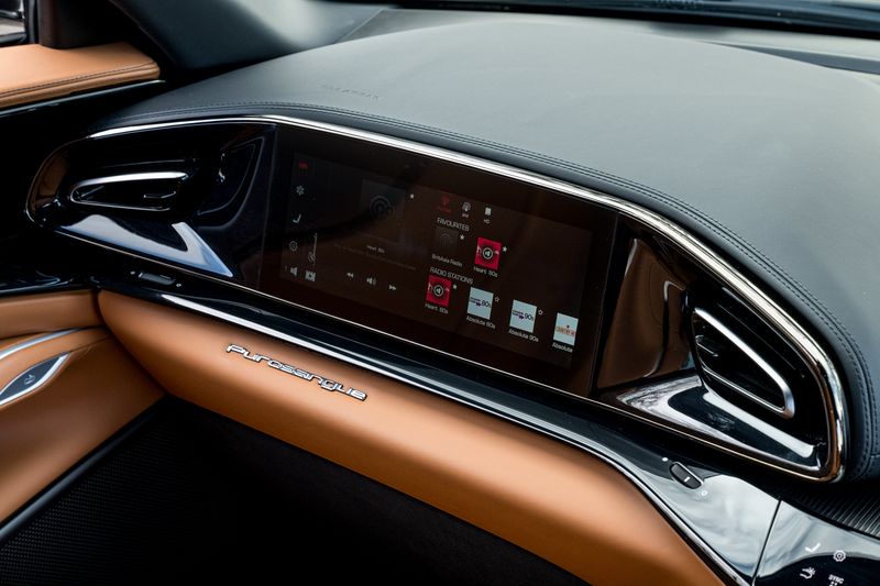 Ferrari Purosangue 6.5 V12 SUV F1 DCT 4WD