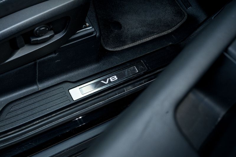 Land Rover Defender 90 5.0 P525 V8 SUV 3dr