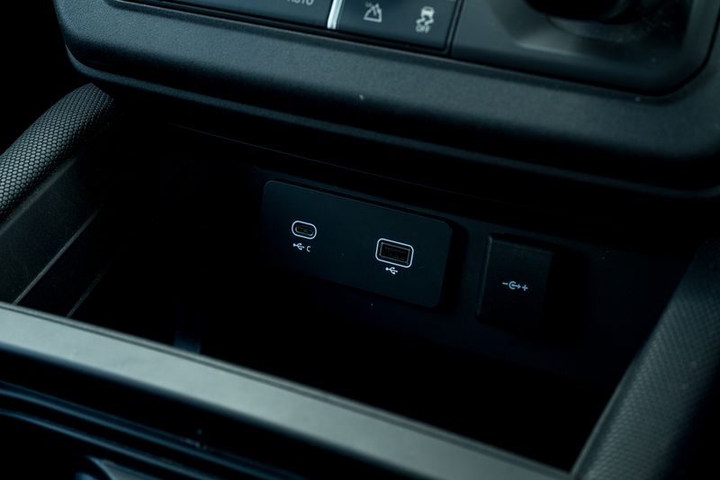 Land Rover Defender 90 5.0 P525 V8 SUV 3dr