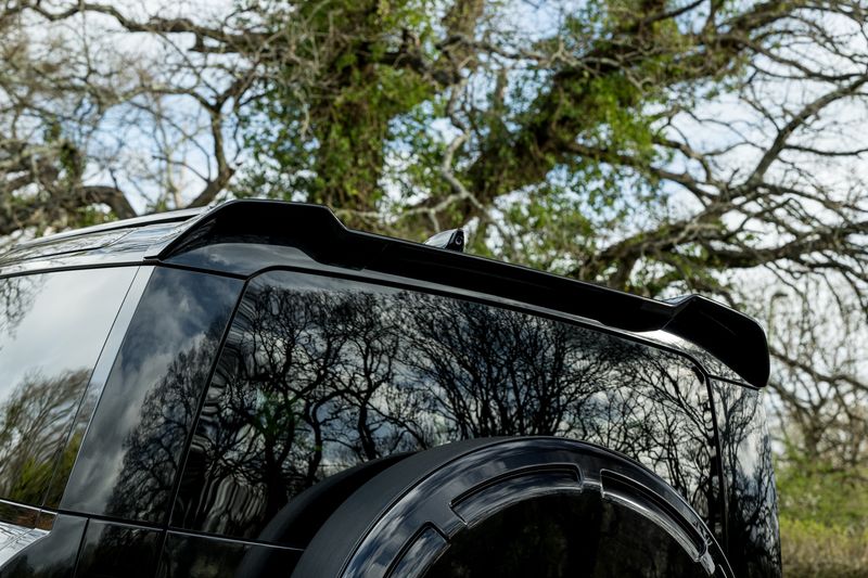 Land Rover Defender 90 5.0 P525 V8 SUV 3dr