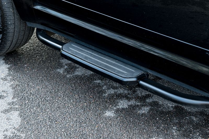 Land Rover Defender 90 5.0 P525 V8 SUV 3dr