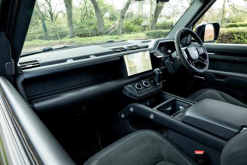 Land Rover Defender 90 5.0 P525 V8 SUV 3dr