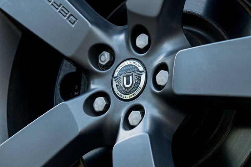 Land Rover Defender 90 5.0 P525 V8 SUV 3dr