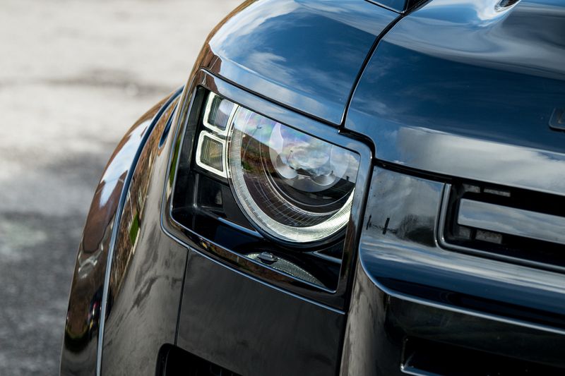 Land Rover Defender 90 5.0 P525 V8 SUV 3dr