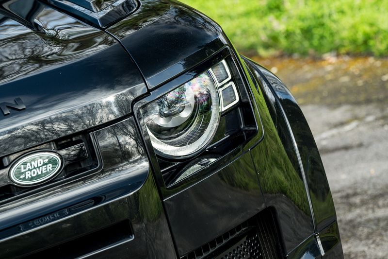 Land Rover Defender 90 5.0 P525 V8 SUV 3dr