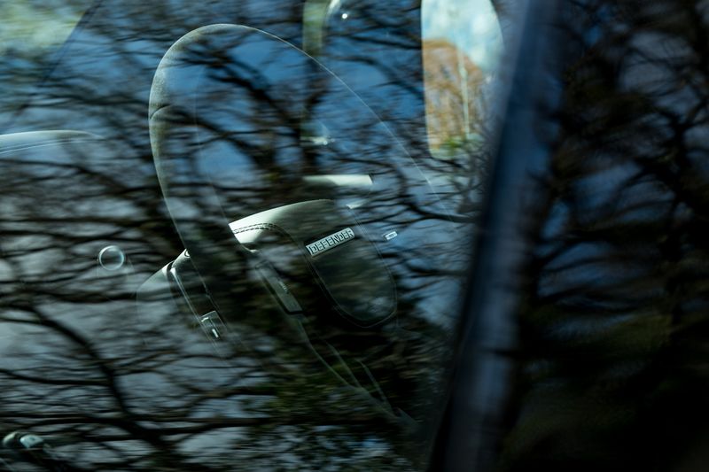 Land Rover Defender 90 5.0 P525 V8 SUV 3dr