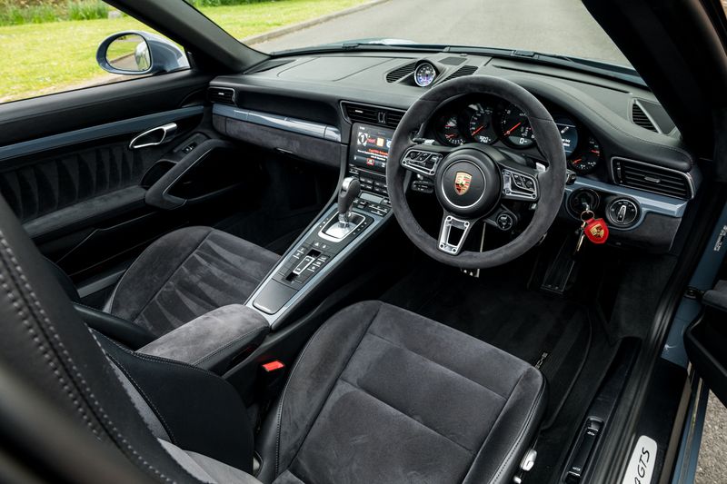 Porsche 911 (991) 4 GTS Targa PDK 4WD