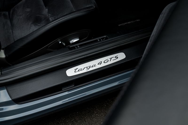 Porsche 911 (991) 4 GTS Targa PDK 4WD