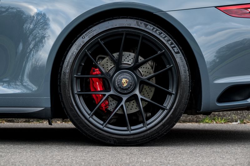 Porsche 911 (991) 4 GTS Targa PDK 4WD