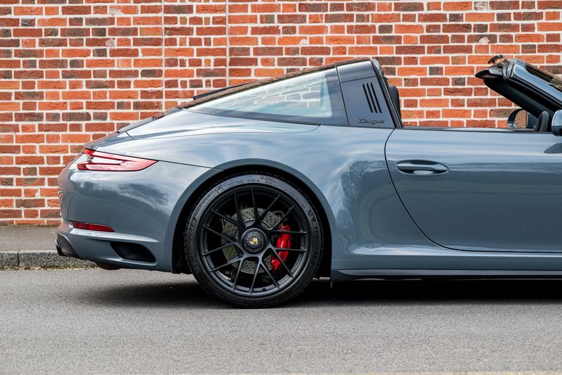 Porsche 911 (991) 4 GTS Targa PDK 4WD