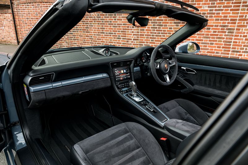 Porsche 911 (991) 4 GTS Targa PDK 4WD