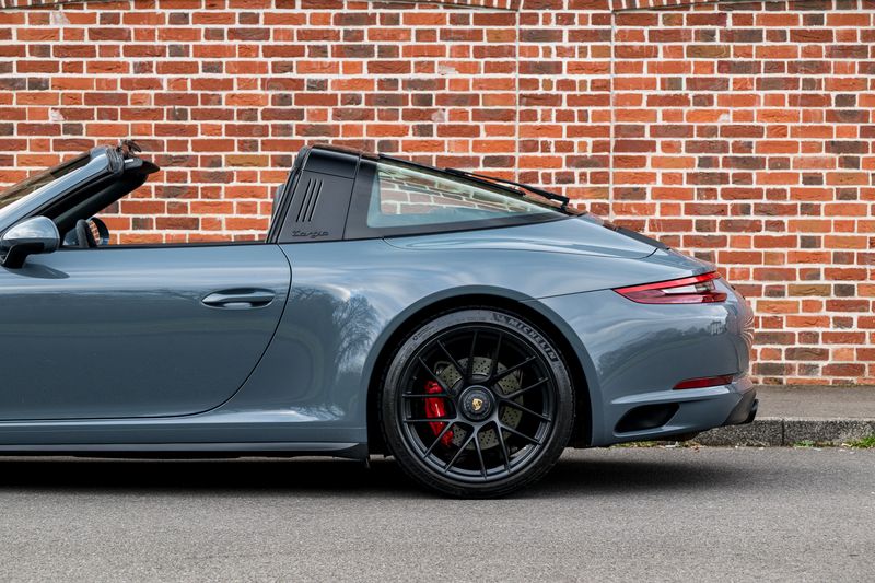 Porsche 911 (991) 4 GTS Targa PDK 4WD