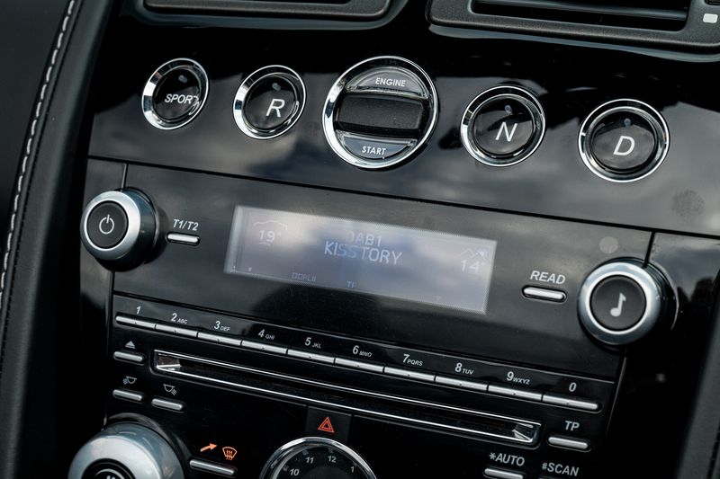 Aston Martin 6.0 V12 Vantage S Roadster Sportshift