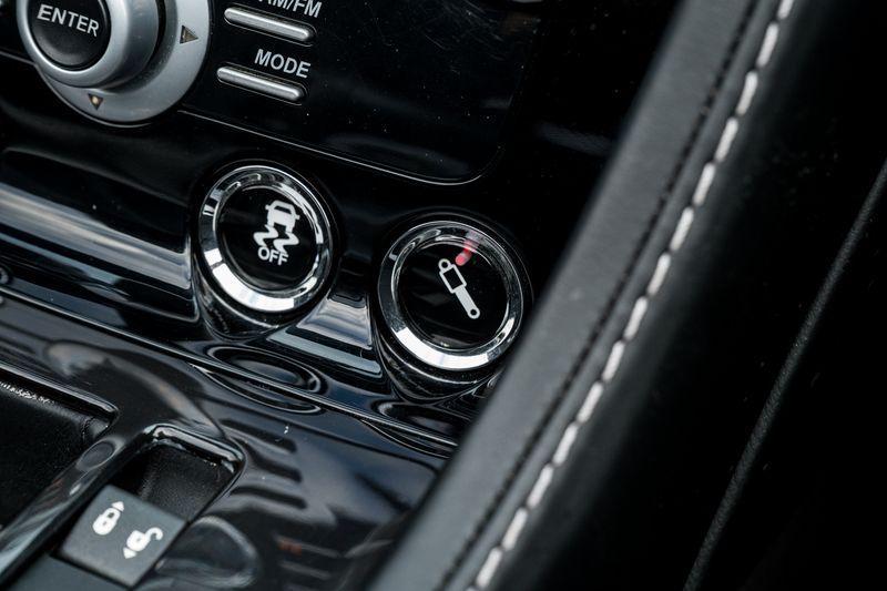 Aston Martin 6.0 V12 Vantage S Roadster Sportshift