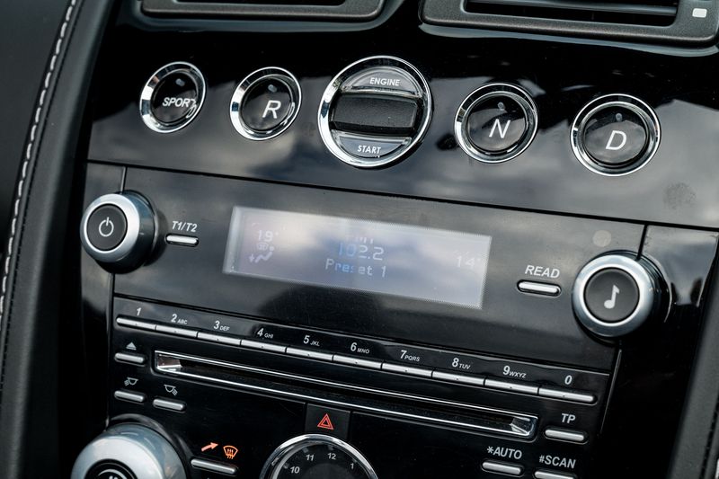 Aston Martin 6.0 V12 Vantage S Roadster Sportshift