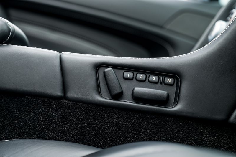 Aston Martin 6.0 V12 Vantage S Roadster Sportshift