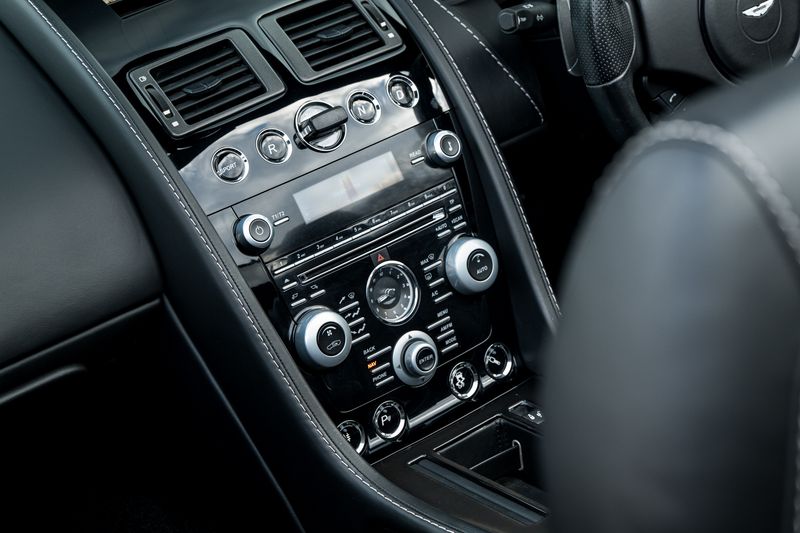 Aston Martin 6.0 V12 Vantage S Roadster Sportshift