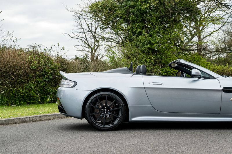 Aston Martin 6.0 V12 Vantage S Roadster Sportshift
