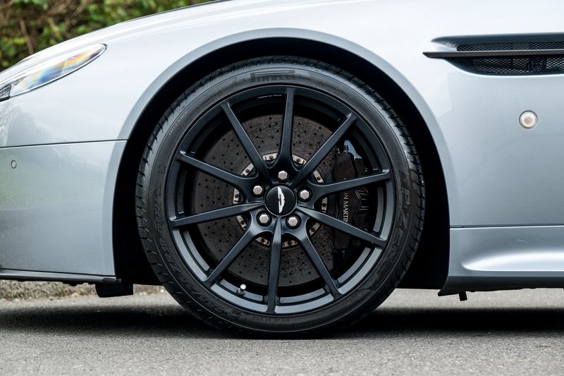 Aston Martin 6.0 V12 Vantage S Roadster Sportshift