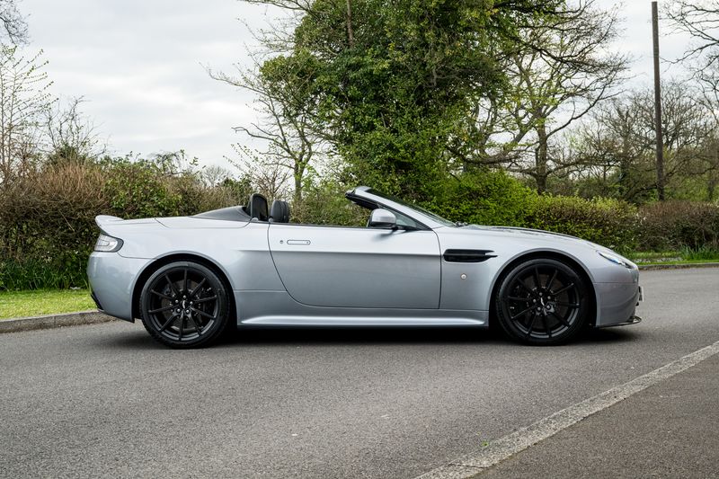 Aston Martin 6.0 V12 Vantage S Roadster Sportshift