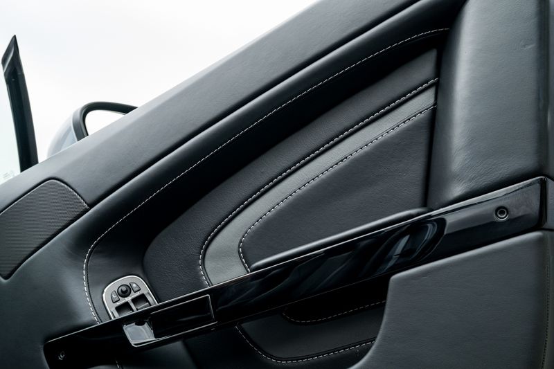 Aston Martin 6.0 V12 Vantage S Roadster Sportshift