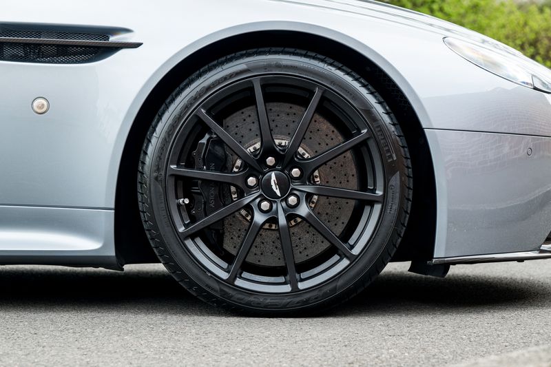 Aston Martin 6.0 V12 Vantage S Roadster Sportshift