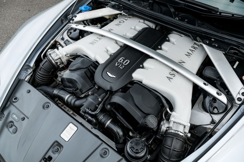 Aston Martin 6.0 V12 Vantage S Roadster Sportshift