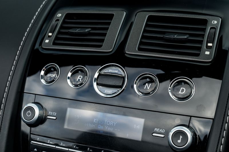 Aston Martin 6.0 V12 Vantage S Roadster Sportshift