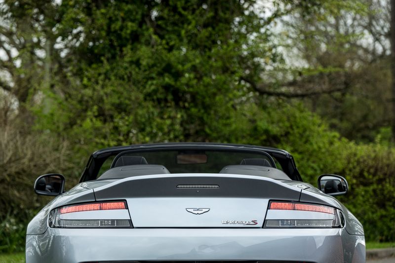 Aston Martin 6.0 V12 Vantage S Roadster Sportshift