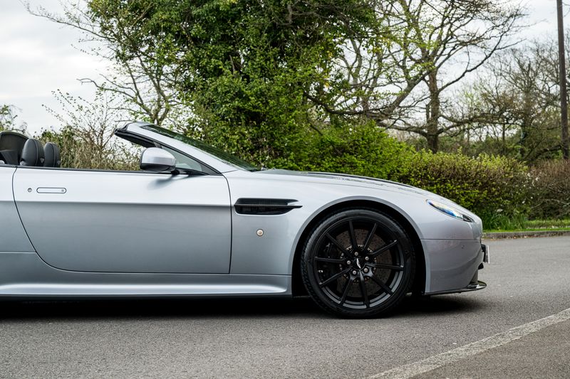 Aston Martin 6.0 V12 Vantage S Roadster Sportshift