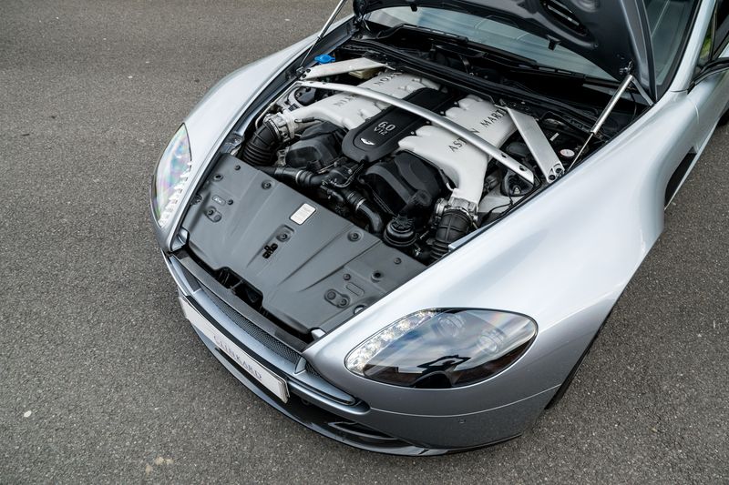 Aston Martin 6.0 V12 Vantage S Roadster Sportshift