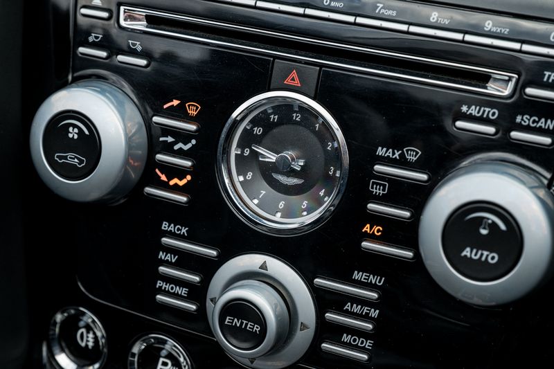 Aston Martin 6.0 V12 Vantage S Roadster Sportshift