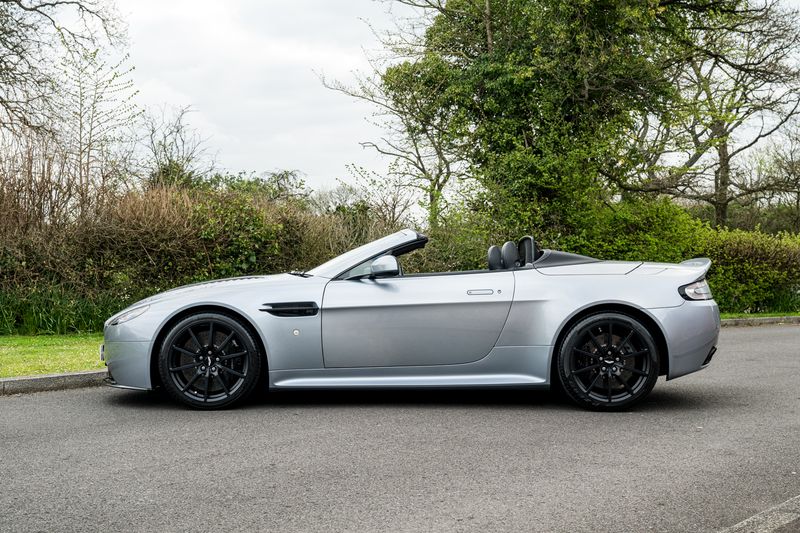 Aston Martin 6.0 V12 Vantage S Roadster Sportshift