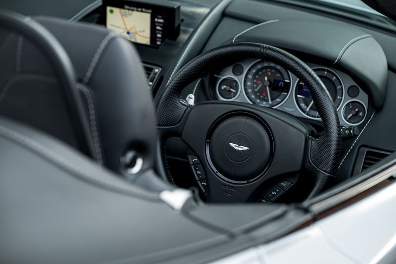 Aston Martin 6.0 V12 Vantage S Roadster Sportshift