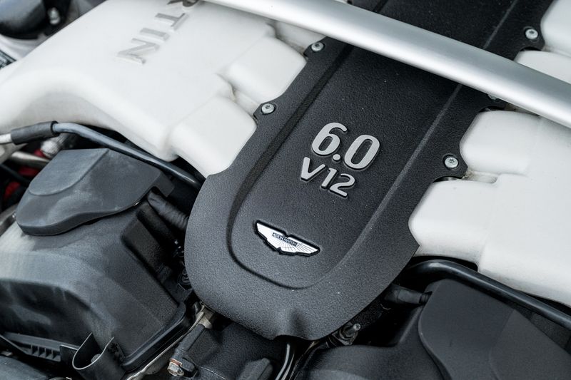 Aston Martin 6.0 V12 Vantage S Roadster Sportshift