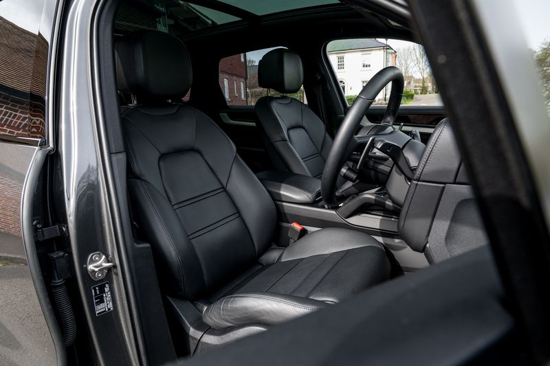 Porsche Cayenne 4.0T V8 S SUV Petrol Tiptronic S 4WD